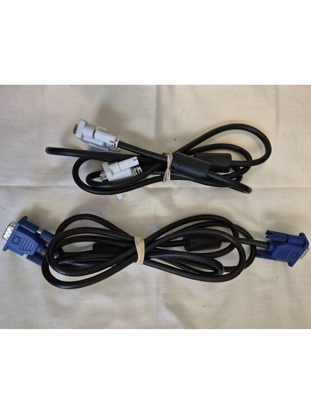 Lot of 2 VGA/SVGA HD15 Male-to-Male Monitor Cables 5 ft Black/Blue E81280-D